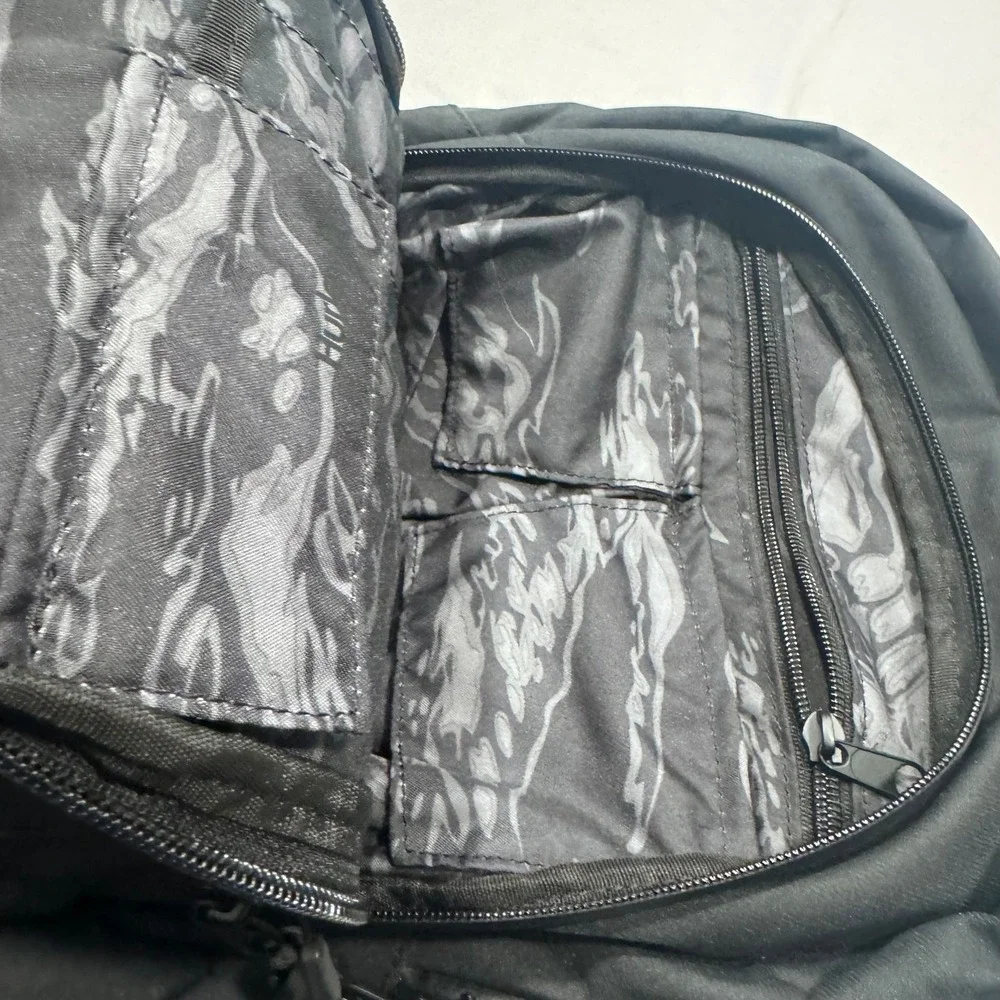 NEW Hurley Protect Travel Mens Backpack 21